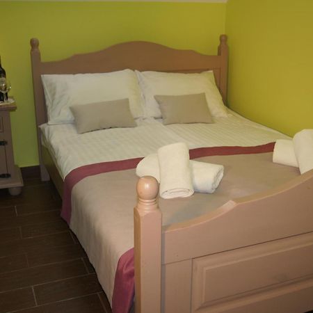 Hotel Pod Herbem -Pokoje Ozonowane Białystok Oda fotoğraf