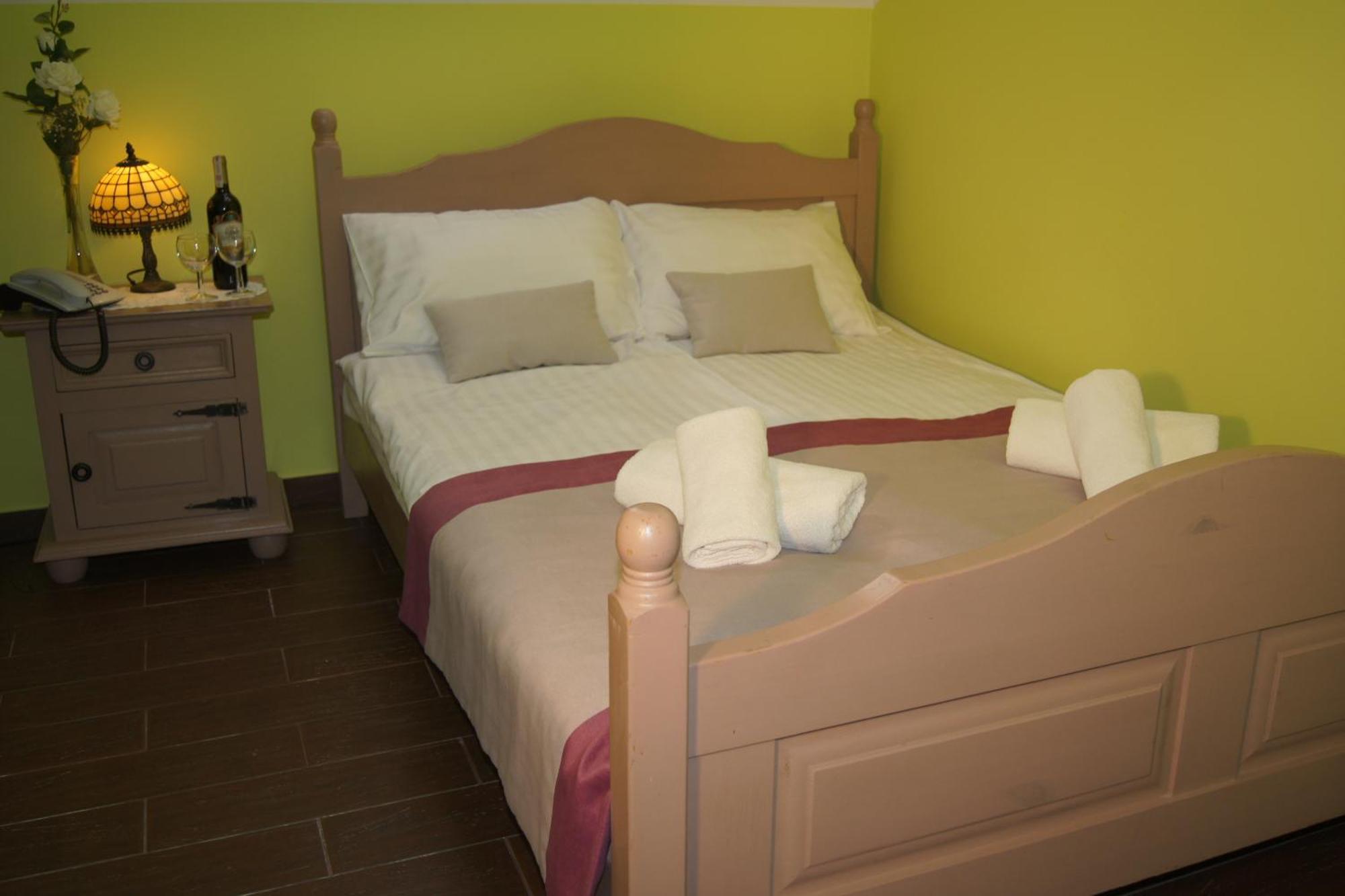 Hotel Pod Herbem -Pokoje Ozonowane Białystok Oda fotoğraf