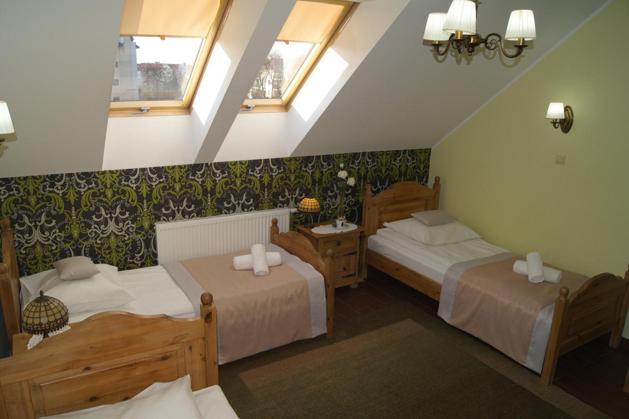 Hotel Pod Herbem -Pokoje Ozonowane Białystok Oda fotoğraf