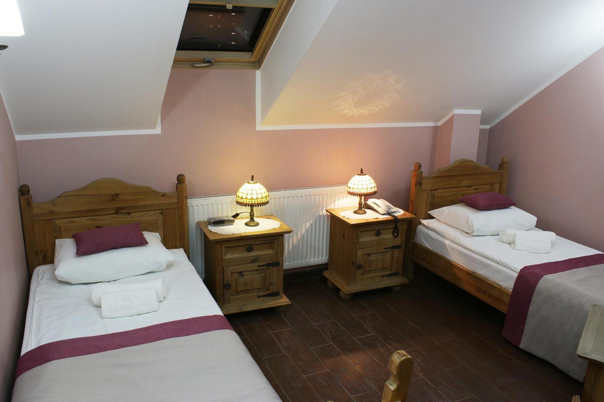 Hotel Pod Herbem -Pokoje Ozonowane Białystok Oda fotoğraf